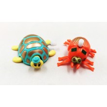 Tortuga y araña  (Plástico a cuerda)